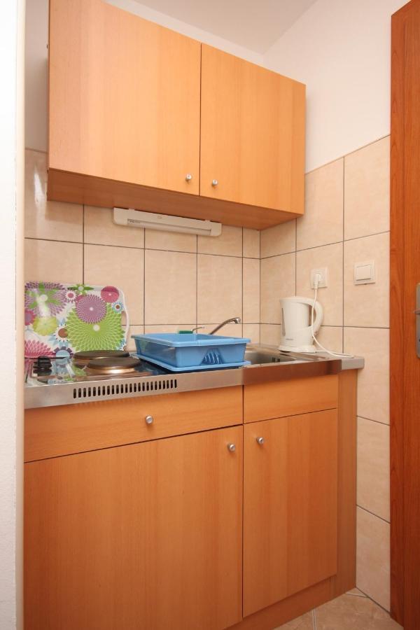 Apartments By The Sea Drvenik Donja Vala, Makarska - 6658 Dış mekan fotoğraf